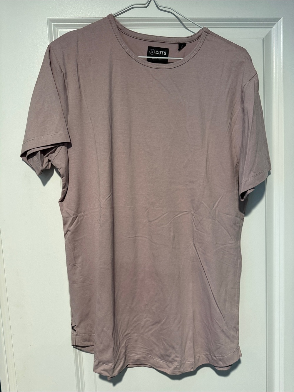 Cuts Clothing Men's Short-Sleeve Tee in Dusty Mauve